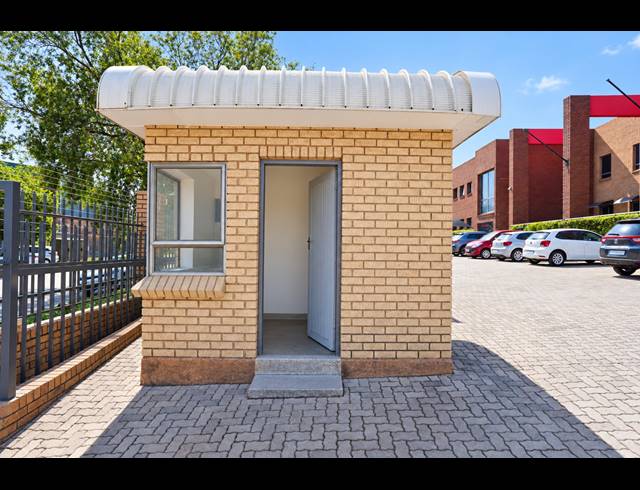 4,060M² WAREHOUSE TO LET IN LASER PARK